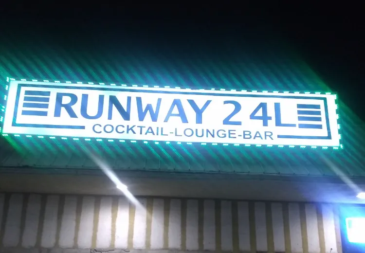 Photo of Runway 24L Bar